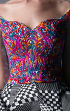 EMBROIDERED TOP & HEM