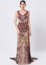 GOWN WITH A TRAIL