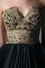 EMBROIDERED STRAPLESS DRESS